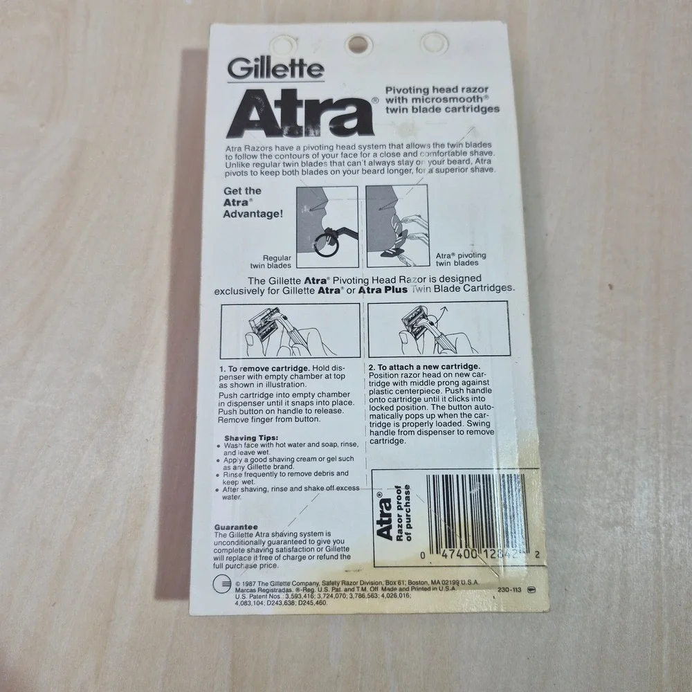 Gillette Atra Pivoting Head Razor‎ with Twin Blade Cartridges New on Card